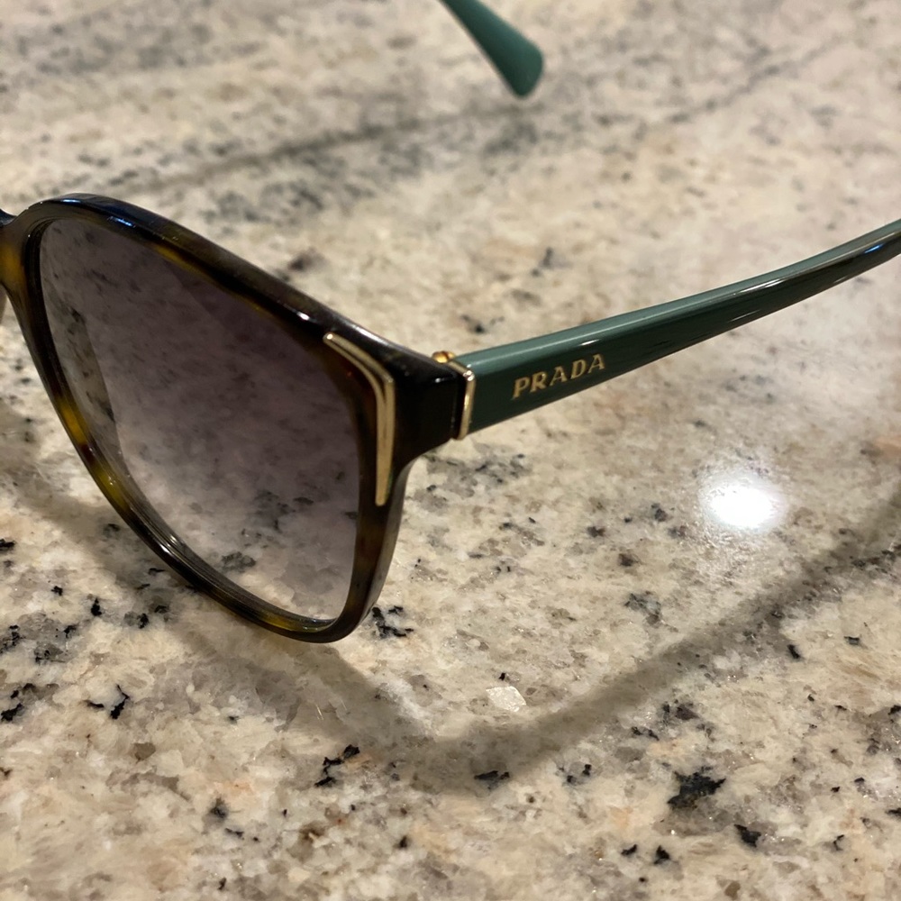 Prada sunglasses - Picture 5 of 5